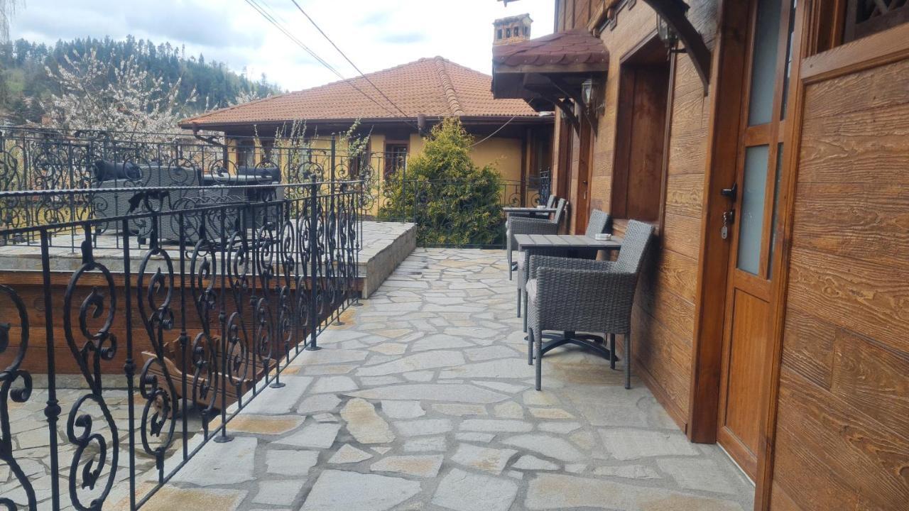 Guest House Zlatniyat Telets โคปริฟชทิทซา ภายนอก รูปภาพ